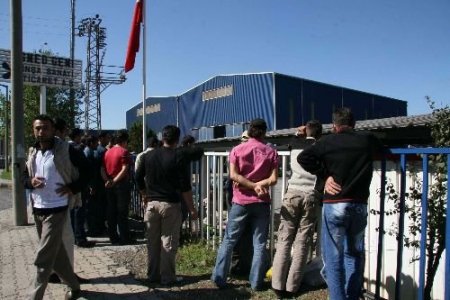 Maaşlarını Alamayan Tersane Çalışanları Eylem Yaptı