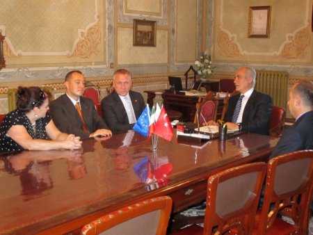 Macar Başkonsolosu Darülaceze’yi Ziyaret Etti