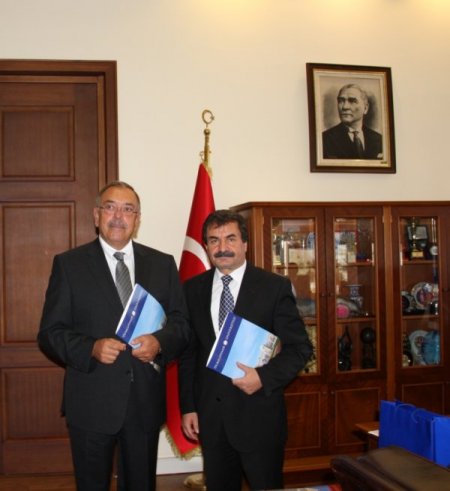 Macar heyetinden DPÜ Rektörü Karaaslan'a ziyaret