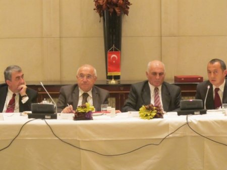 Macaristan’daki Türk işadamları TBMM Başkanı Çiçek’ten ‘imam’ istedi