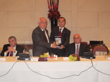 Macaristan’daki Türk işadamları TBMM Başkanı Çiçek’ten ‘imam’ istedi