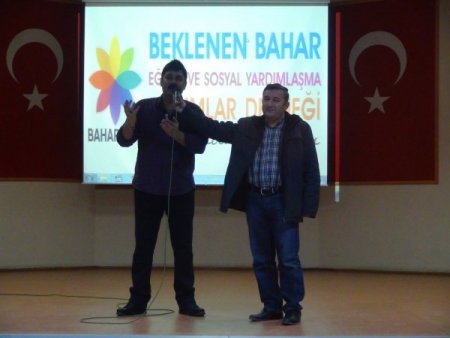 Maceracı hem güldürdü hem duygulandırdı