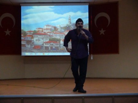 Maceracı hem güldürdü hem duygulandırdı