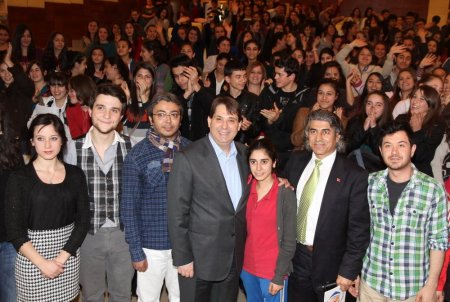 Madde bağımlılığına karşı tiyatroyla da mücadele ediliyor