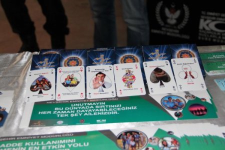 Madde bağımlılığıyla 'iskambil kağıtlı' mücadele