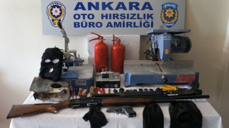 Madde bağımlısı hırsızlar uyuşturucu parası için papağan bile çalmış