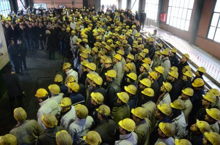 Maden işçileri, 263 maden şehidi için okunan duaya 'amin' dedi