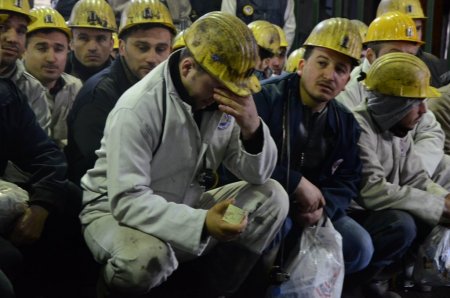 Maden işçileri, 263 maden şehidi için okunan duaya 'amin' dedi