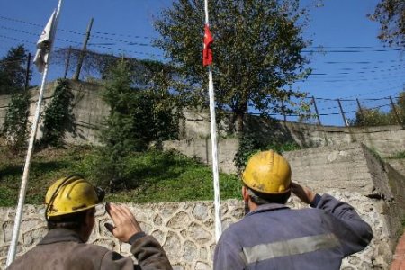 Maden İşçileri, Atatürk'ü Yerin Altında Andı