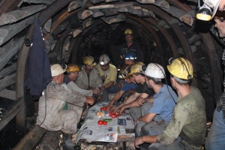 Maden İşçileri Yerin Altında İlk Sahurun Heyecanını Yaşadı