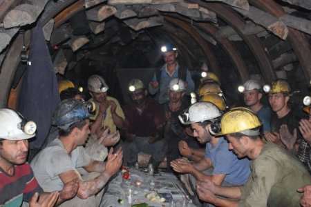 Maden İşçileri Yerin Altında İlk Sahurun Heyecanını Yaşadı