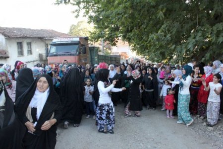 Maden Ocağının Kapatılmasını Davul Zunayla Kutlayıp, Çifte Bayram Yaptılar