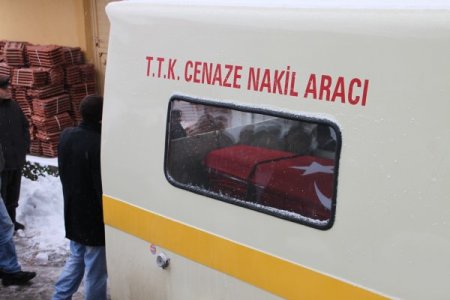 Maden şehidi son yolculuğuna kar altında uğurlandı