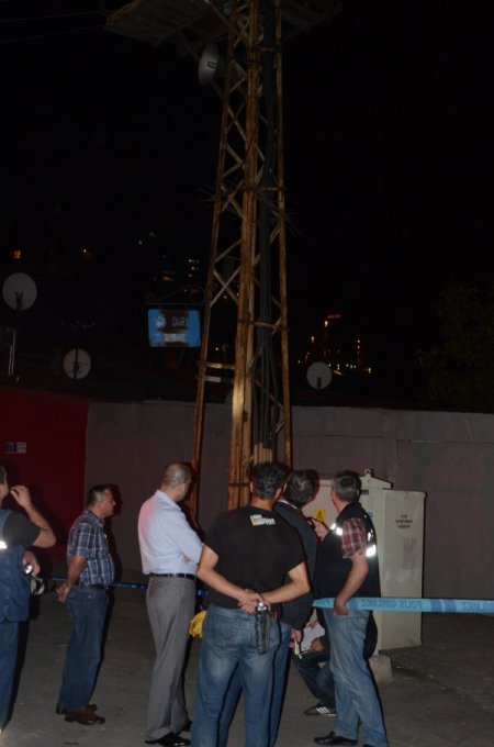 Madencinin elektrik direğine yaslanmış haldeki ölümü, şüpheli bulundu