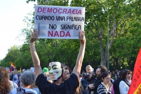 Madrid’de binlerce kişi Troyka’yı protesto etti