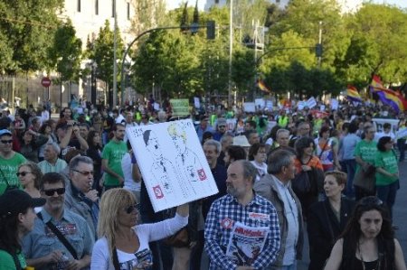 Madrid’de binlerce kişi Troyka’yı protesto etti