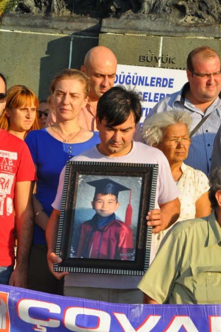 Maganda kurşunu kurbanlarının aileleri silahsızlanma için yürüdü