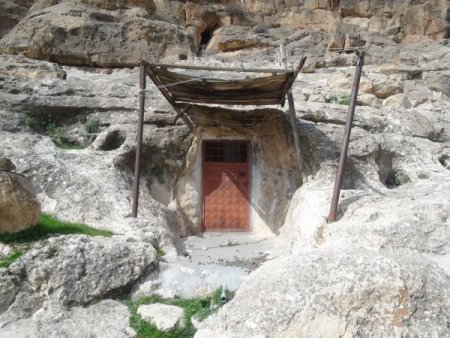 Mağarada yaşamayı apartman yaşamına tercih ediyorlar