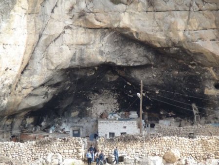 Mağarada yaşamayı apartman yaşamına tercih ediyorlar