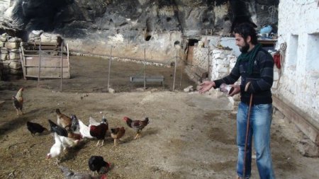 Mağarada yaşamayı apartman yaşamına tercih ediyorlar