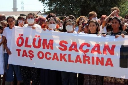 Mahalle Sakileri Taş Ocaklarının Kapatılması İçin Yürüdü
