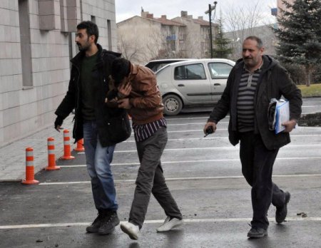 Mahalle sakinleri market hırsızlarını ihbar etti, polis 5 şüpheliyi yakaladı