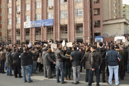 Mahalleleri 'riskli bölge' ilan edilen vatandaşlar eylem yaptı