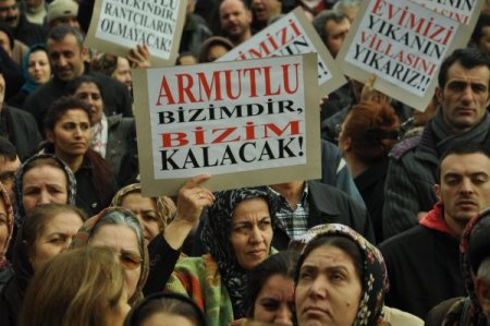 Mahalleleri 'riskli bölge' ilan edilen vatandaşlar eylem yaptı