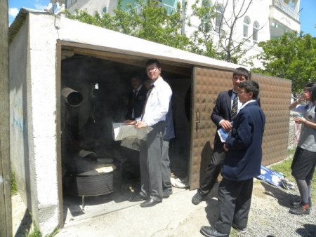 Mahalleli Kadınlar Öğrencilere Bazlama Ziyafeti Çekti