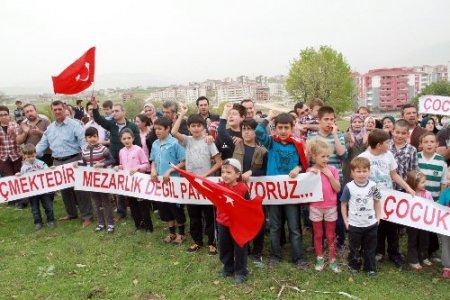 Mahalleliden mezarlık değil park istiyoruz eylemi