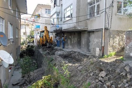 Mahallenin, 35 Yıllık Yol Sorunu Çözüldü