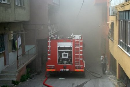 Mahalleyi saran dumanlar büyük korkuya sebep oldu