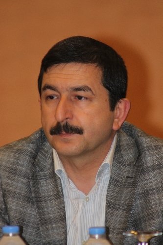 Mahçupyan: Bölünmemek için demokrasiye gitmemiz lazım