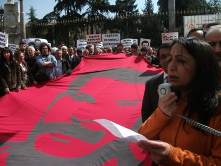 Mahir Çayan'a Taksim'de Anma