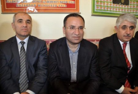 'Mahkemenin başörtüsü kararını uygulamamak anayasaya göre suç'