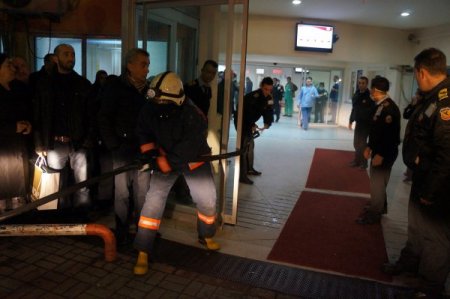 Mahkumların çıkardığı yangın, paniğe neden oldu