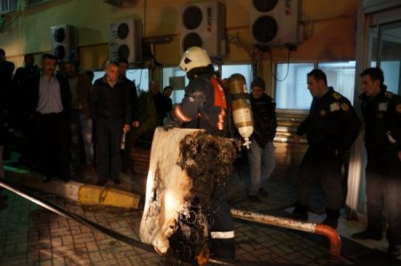 Mahkumların çıkardığı yangın, paniğe neden oldu