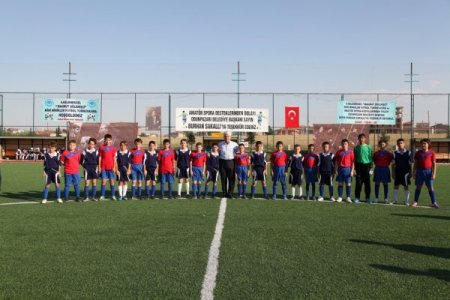 Mahmut Şölenişçi Minikler Futbol Turnuvası başladı