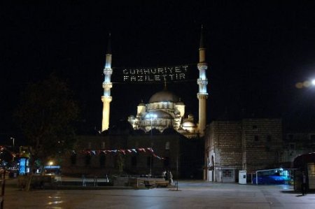 'mahyalı' Cumhuriyet Mesajı