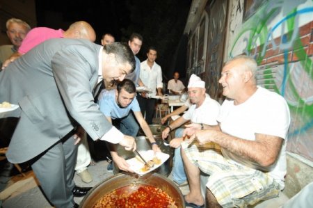 Makedon Göçmenleri İftarda Buluştu