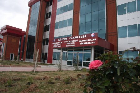 MAKÜ öğrencileri içecekleri bitki çaylarını okulda yetiştirecek