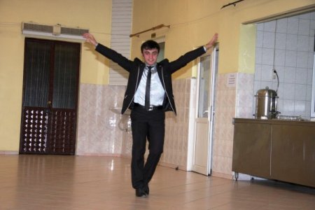 MAKÜ’den Kazak öğrencilere veda yemeği