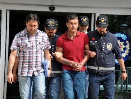 Malatya'da 3 iş yerinden çeşitli eşyalar çalan hırsız yakalandı