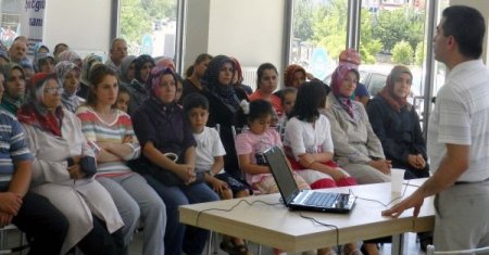 Malatya'da Ailelere İletişim Eğitimi Veriliyor