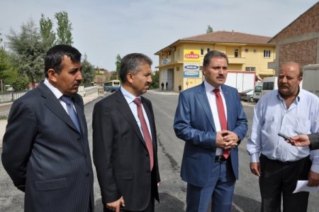 Malatya'da Bozulan Yollara Yama Yapılıyor