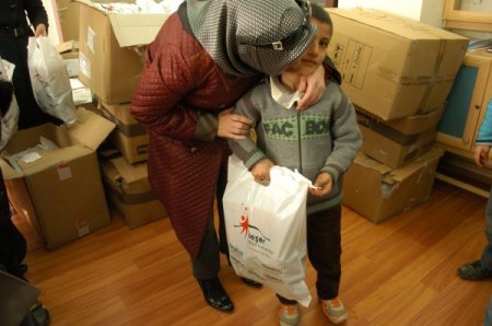 Malatya'dan gelen kardeş aileler, Diyarbakırlı yetimleri sevindirildi