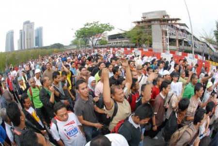 Malezya’da Hükümet Karşıtı Gösteri: 500 Kişi Gözaltına Alındı