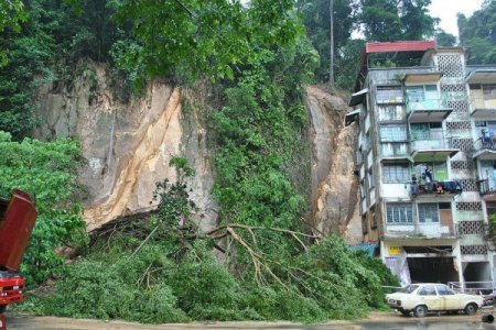 Malezya'da Muson Yağmurları Sele Dönüştü