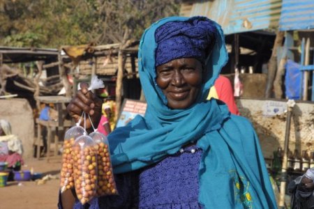 Mali'de çatışma bölgelerine giden yolda hayat normal devam ediyor (Özel)