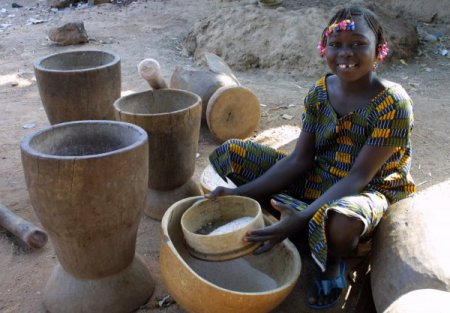 Mali'de çatışma bölgelerine giden yolda hayat normal devam ediyor (Özel)